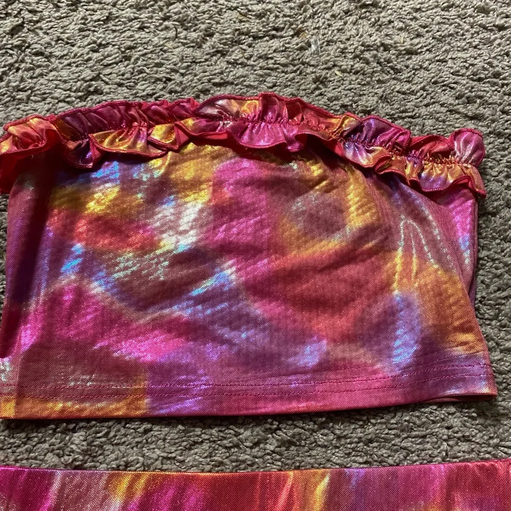 2 piece set, bandeau and flared shorts (a little cheeky) size small - Picture 4 of 4